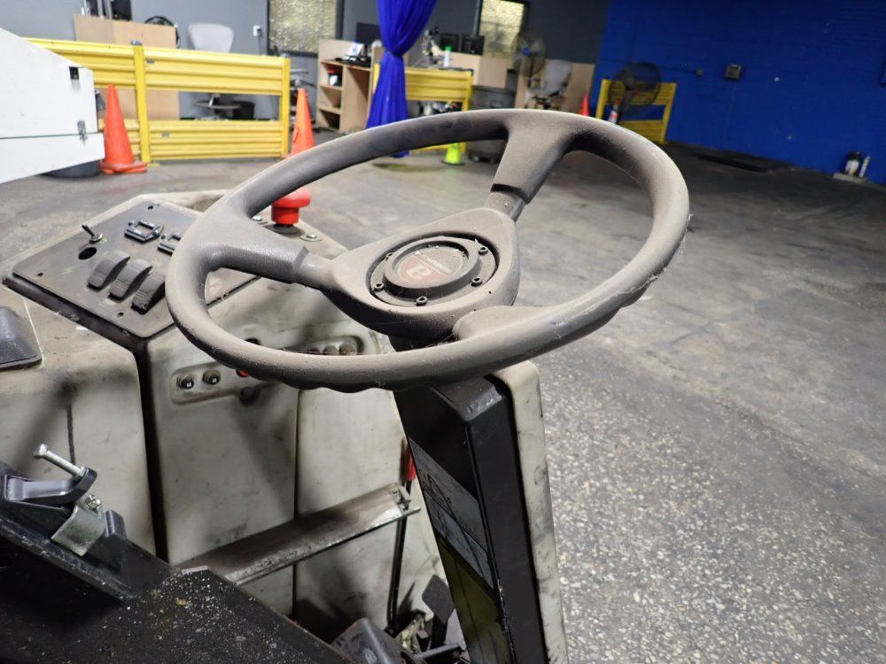 Advance Floor Scrubber