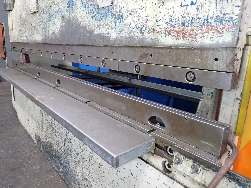 Cincinnati 230 Ton X 12' Press Brake - 230cbii X 10ft
