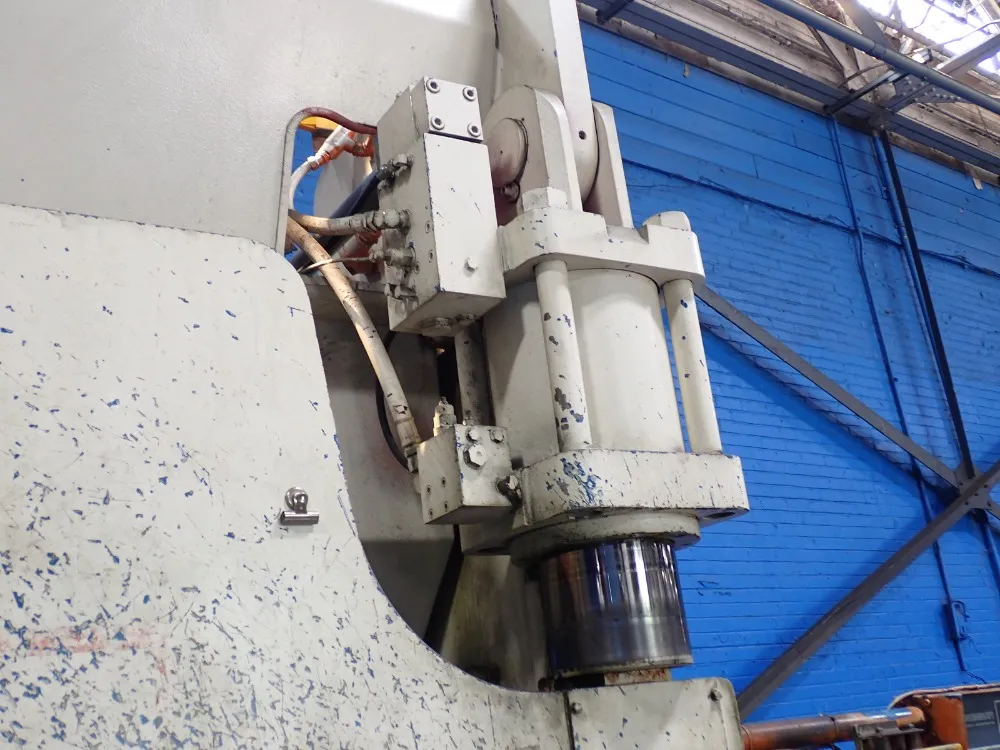 Cincinnati 230 Ton X 12' Press Brake - 230cbii X 10ft