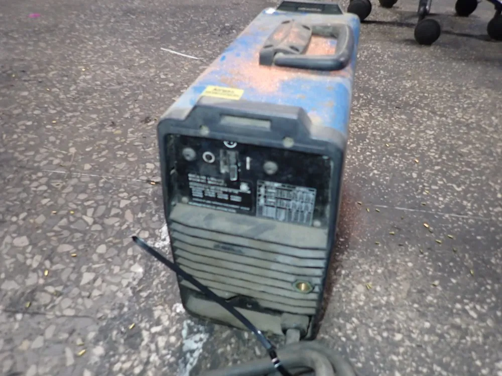 Miller 200 Amps Welder - Maxstar 200