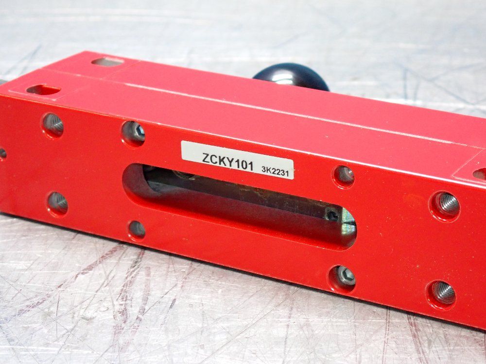 Telemecanique 10 A Gal Operating Key - Zcky101