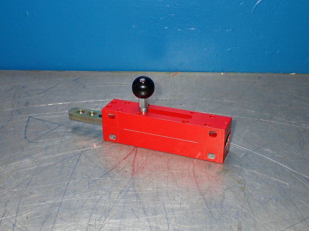 Telemecanique 10 A Gal Operating Key - Zcky101