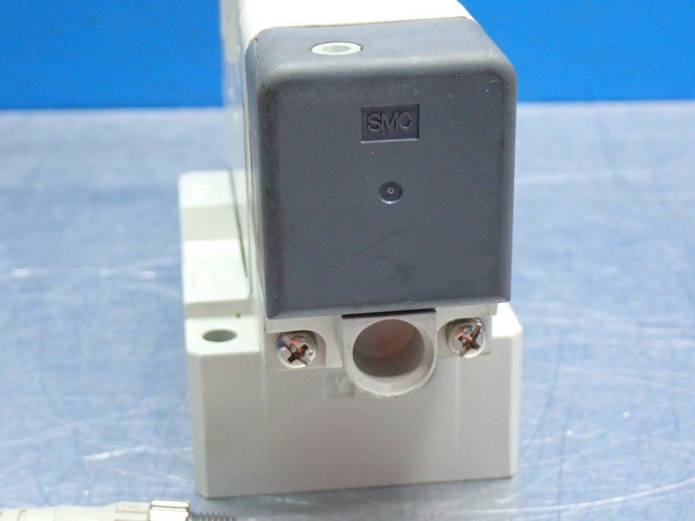 Smc Operational Pressure: 0.15 To 1.0mpa Pneumatic Solenoid Valve - Vq7-6-fhg-d-3ra02sc
