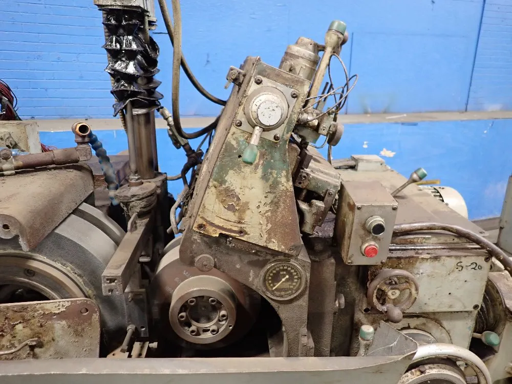 Cincinnati Centerless Grinder