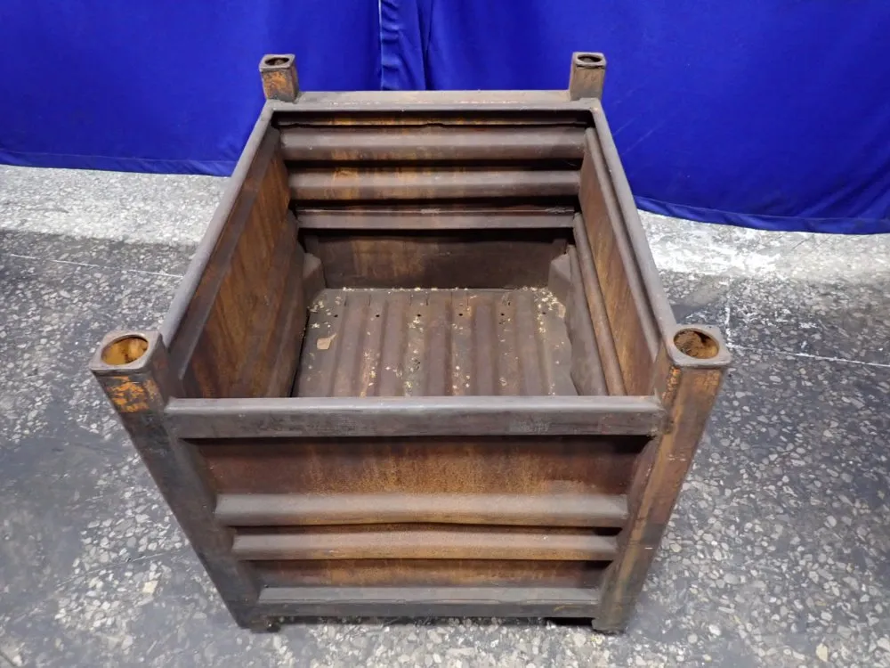25 1/2"x31"x20" Metal Container