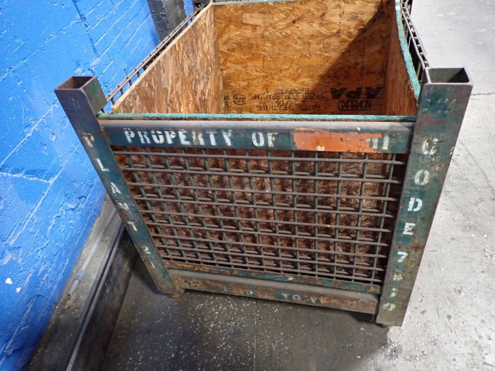 29"x33"x23" Stackable Wire Basket