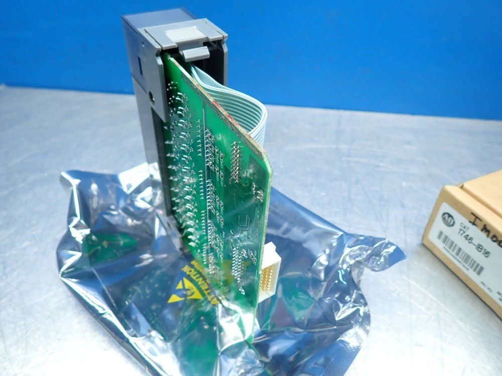 Allen Bradley Slc-500 16-input Module - 1746-ib16