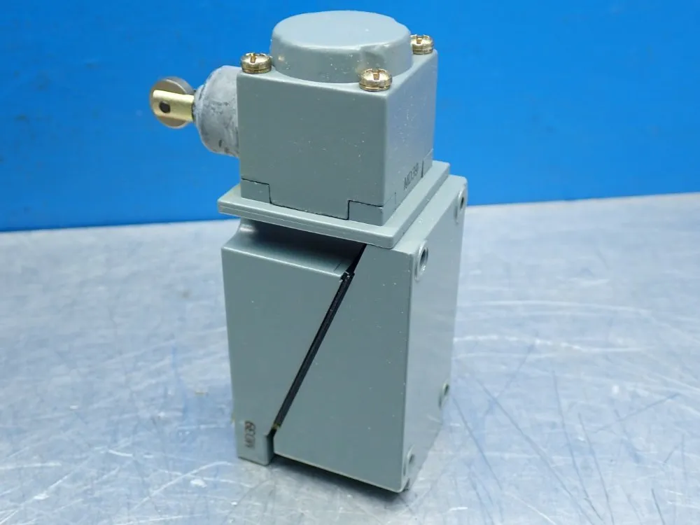 Allen Bradley Oiltight Limit Switch - 802t-kp