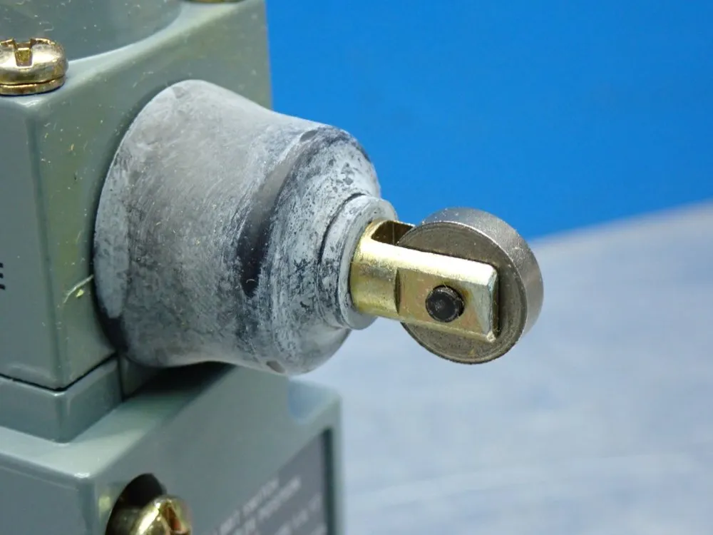 Allen Bradley Oiltight Limit Switch - 802t-kp
