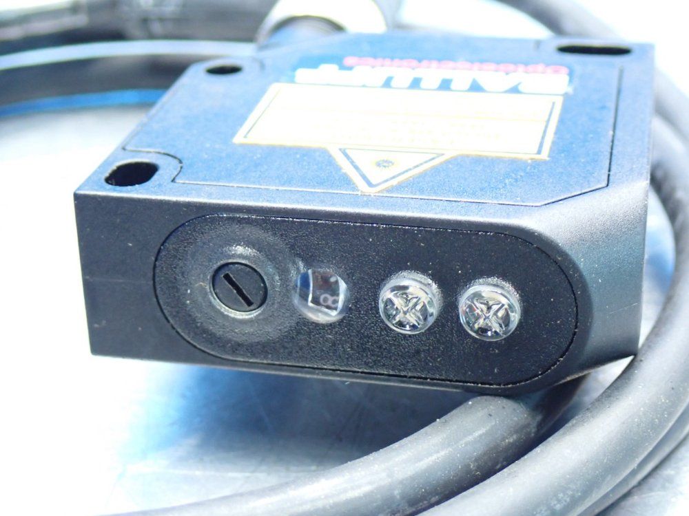 Balluff 26k-series Photoelectric Diffuse Sensor - Bos 26k-pa-1lhb-s4-c