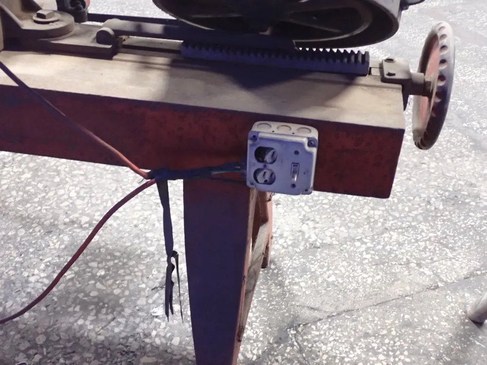 Wells 18" X 8" Horizontal Band Saw