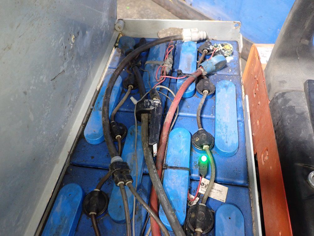 Raymond 5000 Lbs Electrical Pallet Jack - 8410