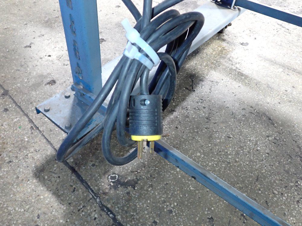 New London Engineering .5 Hp Portable Conveyor Belt - 210-30-50