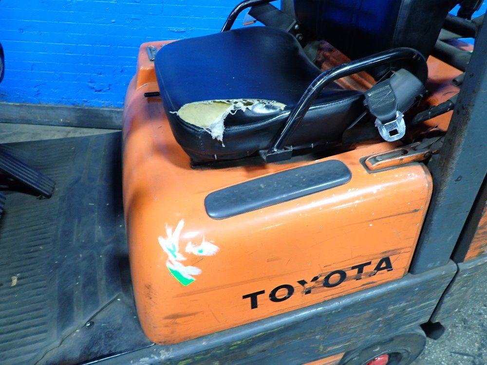 Toyota 6250 Lbs Propane Forklift - 42-6egcu15