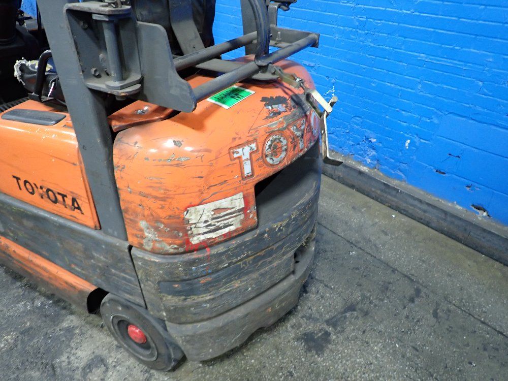 Toyota 6250 Lbs Propane Forklift - 42-6egcu15