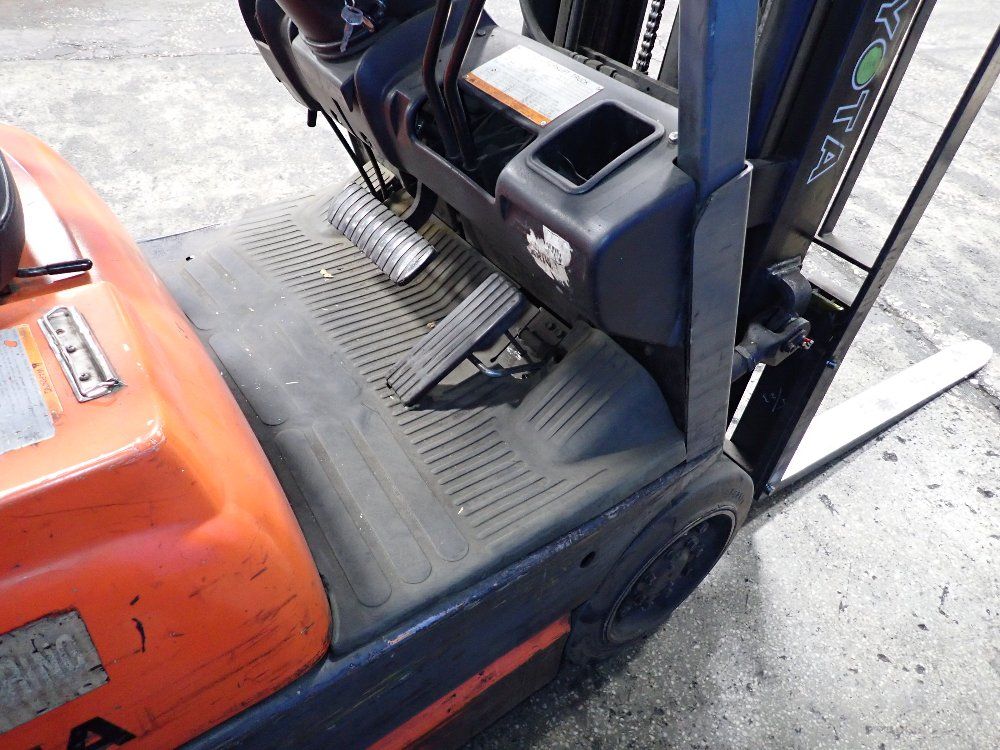 Toyota 6250 Lbs Propane Forklift - 42-6egcu15