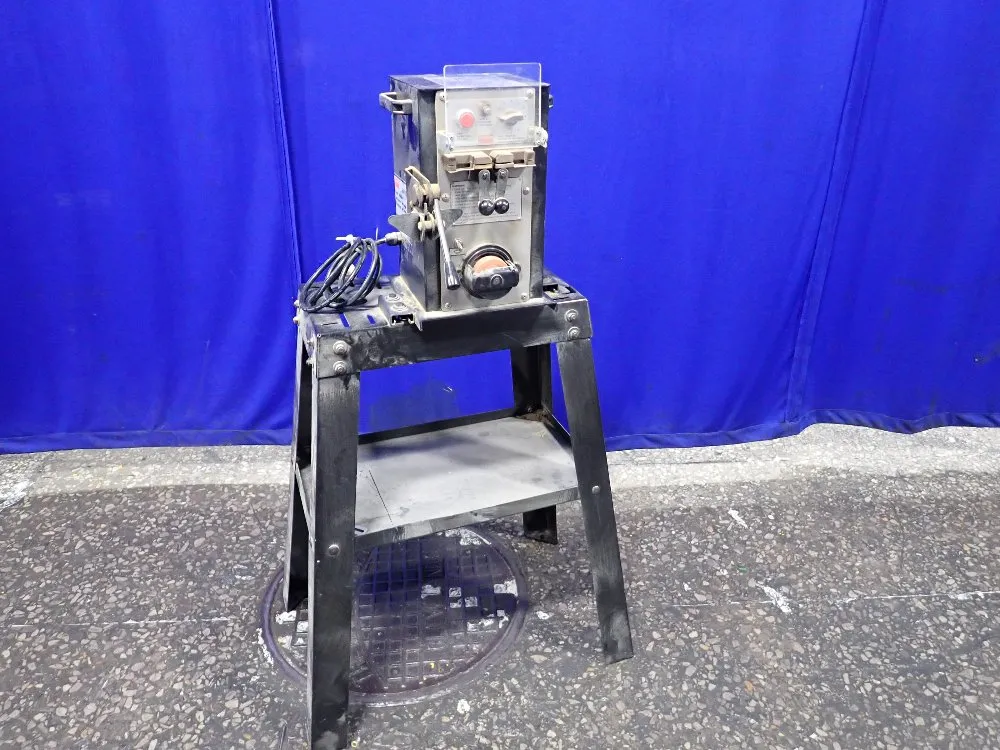 BLADE WELDER