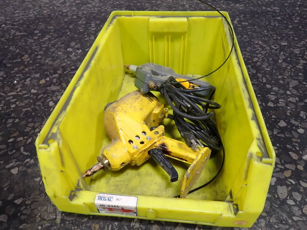 HOT GLUE GUNS