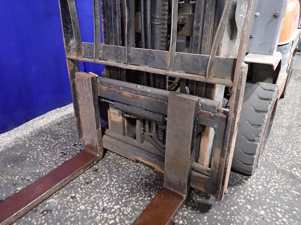 Toyota 5340 Lbs 42-6fgcu25 Propane Forklift - 42-6fgcu25