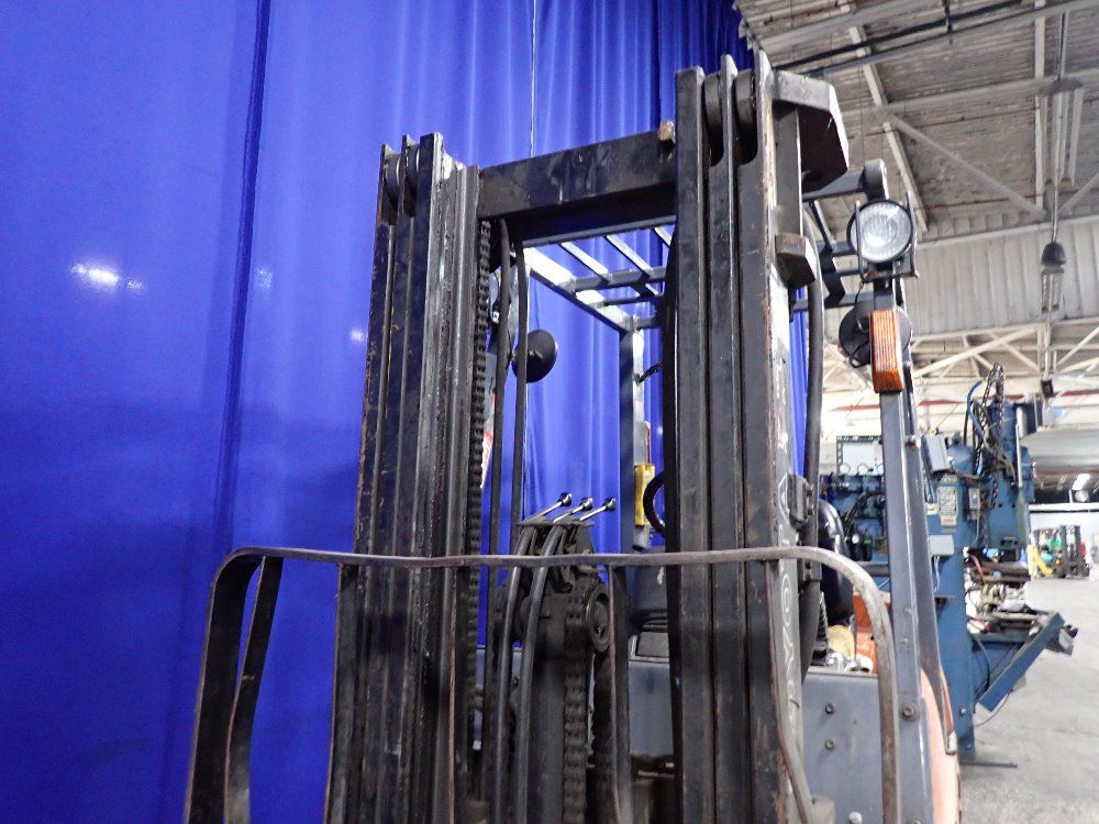 Toyota 5340 Lbs 42-6fgcu25 Propane Forklift - 42-6fgcu25