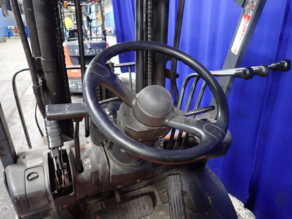 Toyota 5340 Lbs 42-6fgcu25 Propane Forklift - 42-6fgcu25