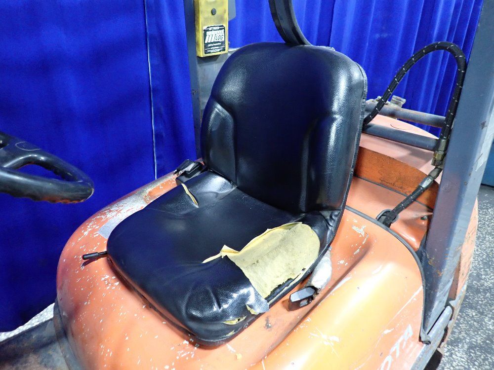 Toyota 5340 Lbs 42-6fgcu25 Propane Forklift - 42-6fgcu25