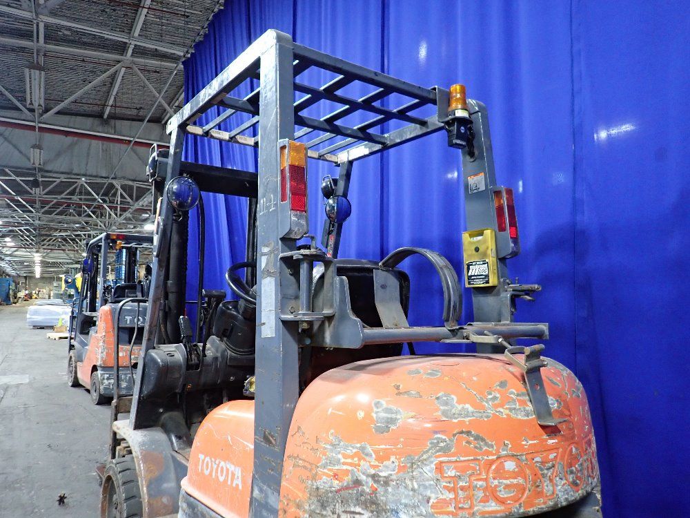 Toyota 5340 Lbs 42-6fgcu25 Propane Forklift - 42-6fgcu25