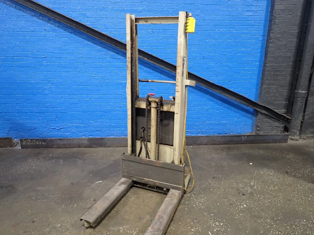 WALK BEHIND LIFT 