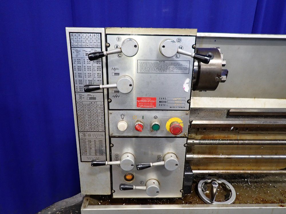 Vectrax 15"/16" X 42" 2001 Vectrax 82837915 Gap Bed Lathe - 82837915