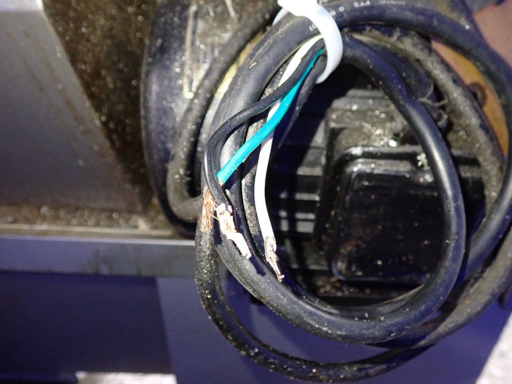 Vectrax 15"/16" X 42" 2001 Vectrax 82837915 Gap Bed Lathe - 82837915