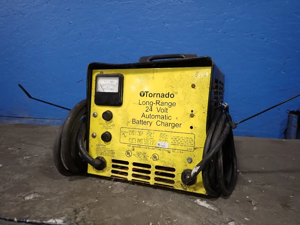Tornado 24v Battery Charger - 99507