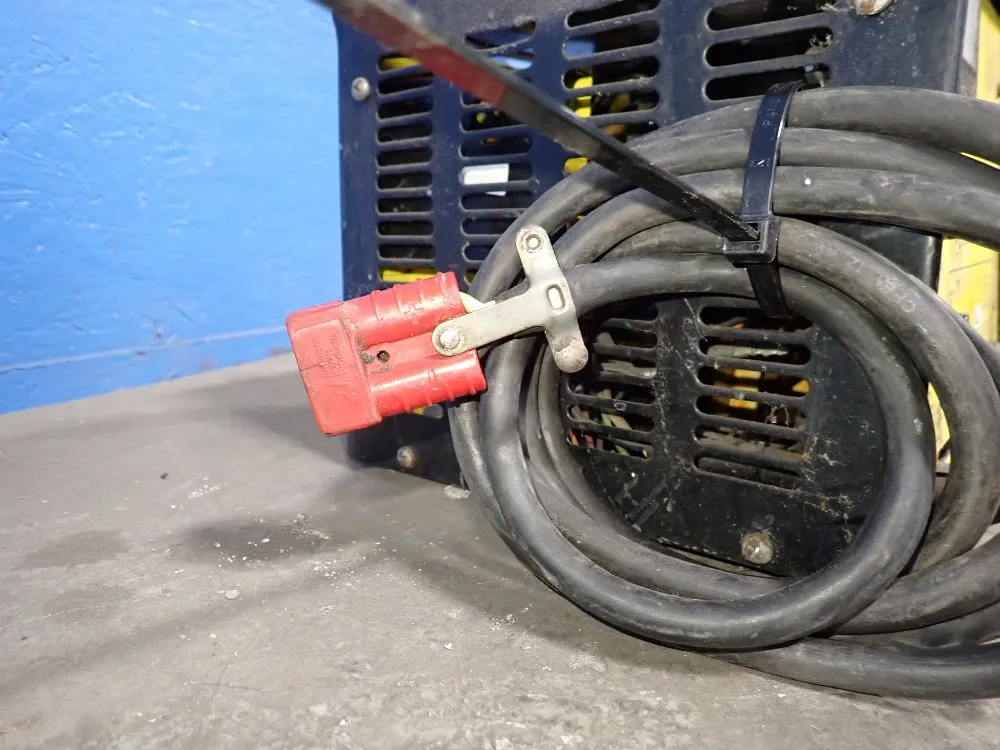 Tornado 24v Battery Charger - 99507