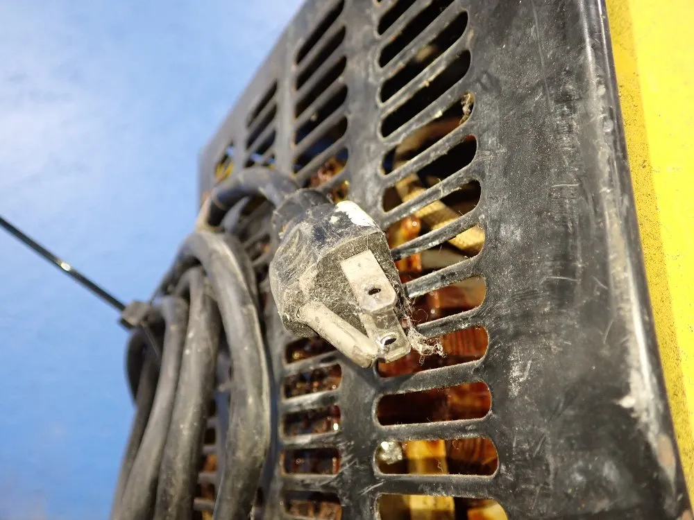 Tornado 24v Battery Charger - 99507