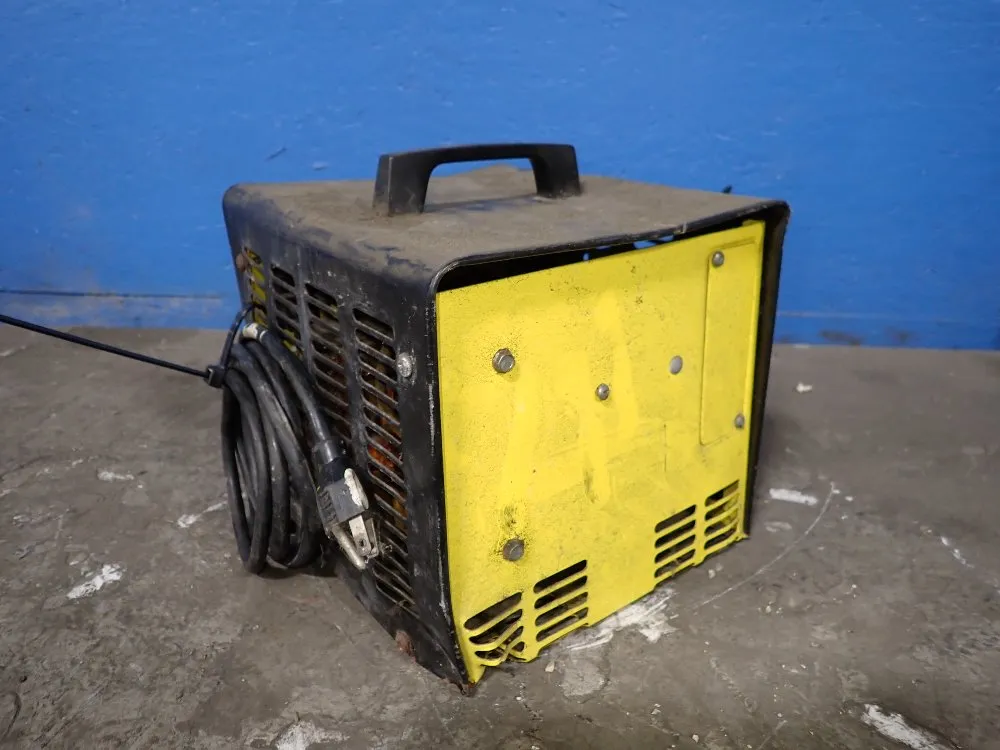 Tornado 24v Battery Charger - 99507