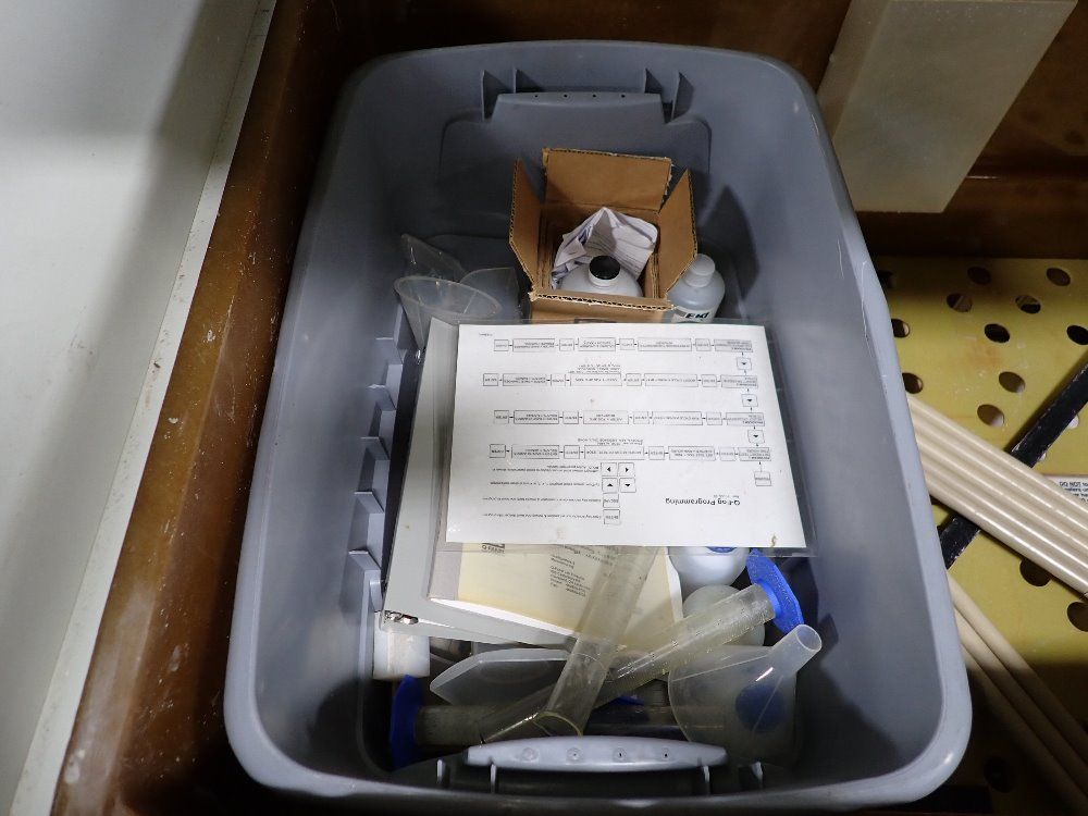 Q-fog 43" X 28" X 17" Q-fog/cct 600 Cyclic Corrosion Tester - Q-fog/cct 600