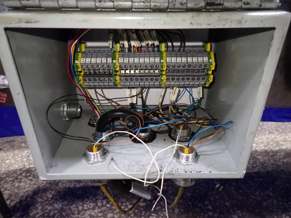 Spee-dee 120"x6" Power Belt Conveyor