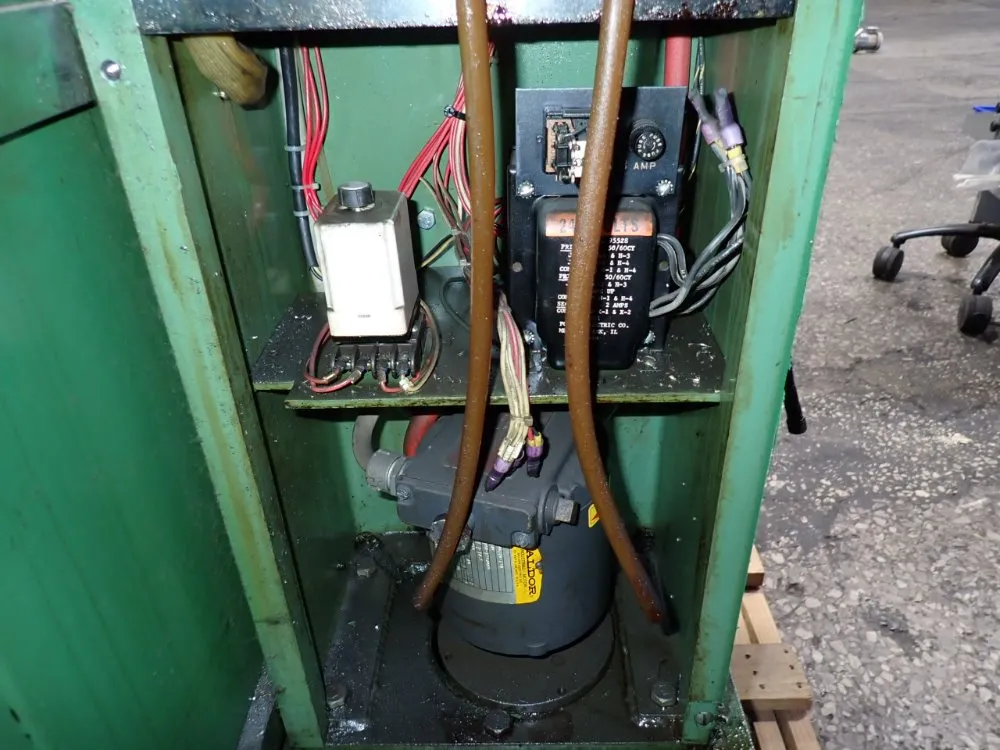 Snow Manufacturing Co 21"x13 1/2" Table Tapping Machine - Dr-3-r