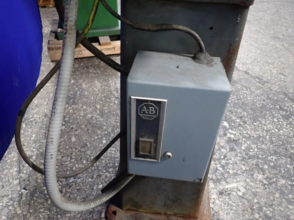 Black & Decker 10" Bench Grinder - 85