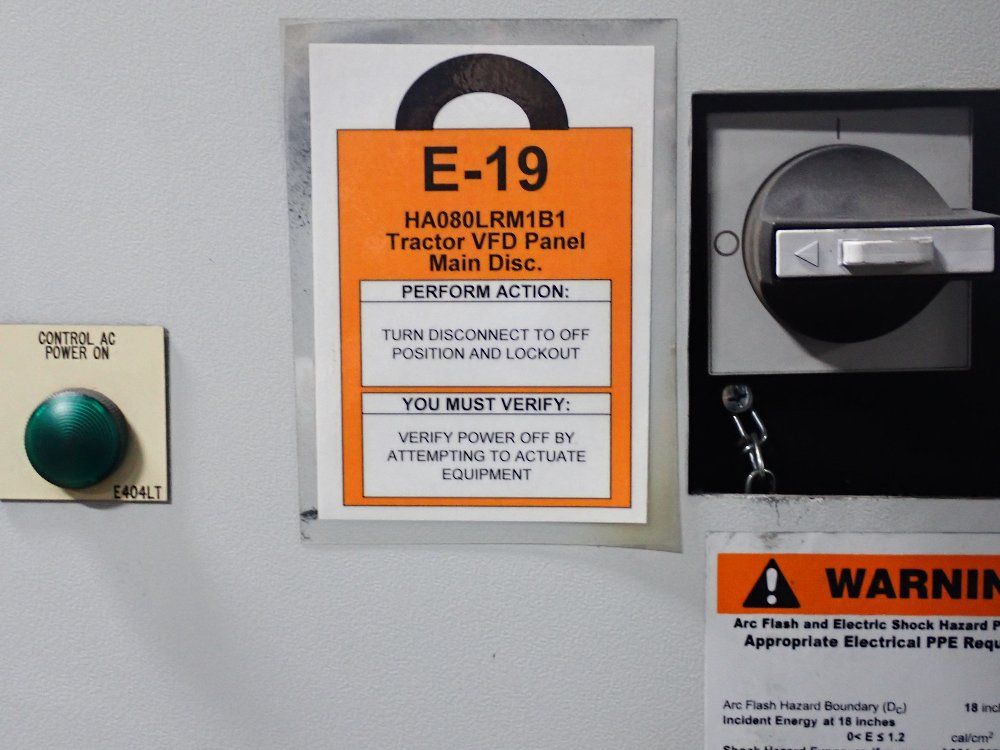 Rittal / Allen Bradley 13.6 Amps Tractor Vfd Panel Main Disc - Ha080lrm1