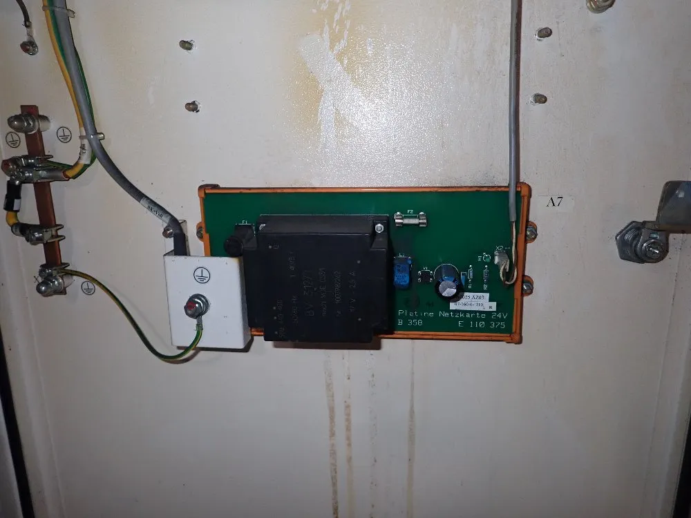 Emhart Teknologies Stud Welder And Stud Feeder - T0221244/500m And T049010/120