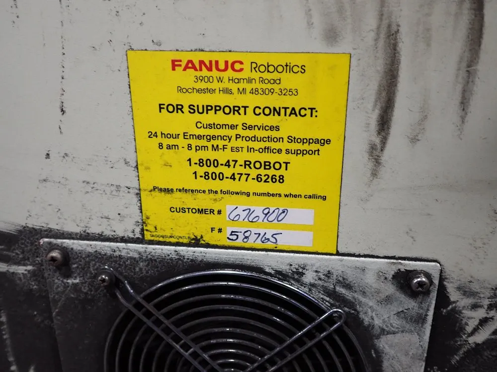 Fanuc Industrial Robot With Controller - A05b-2444-b050