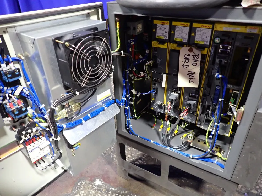 Fanuc Industrial Robot With Controller - A05b-2444-b050