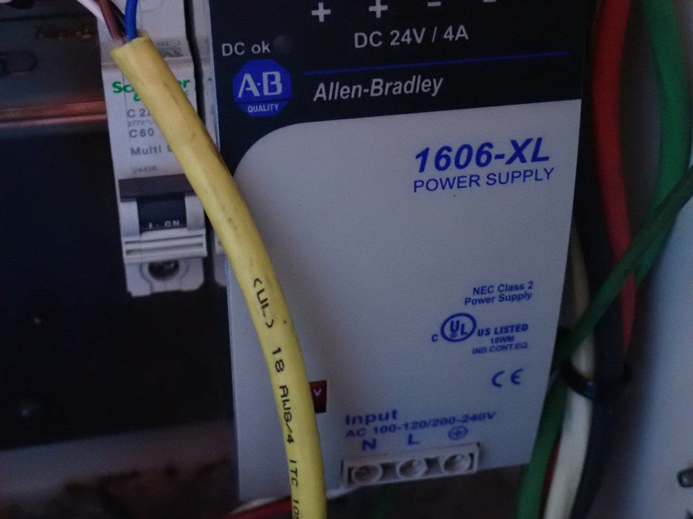 Bridgeport 42"x9" Vertical Mill