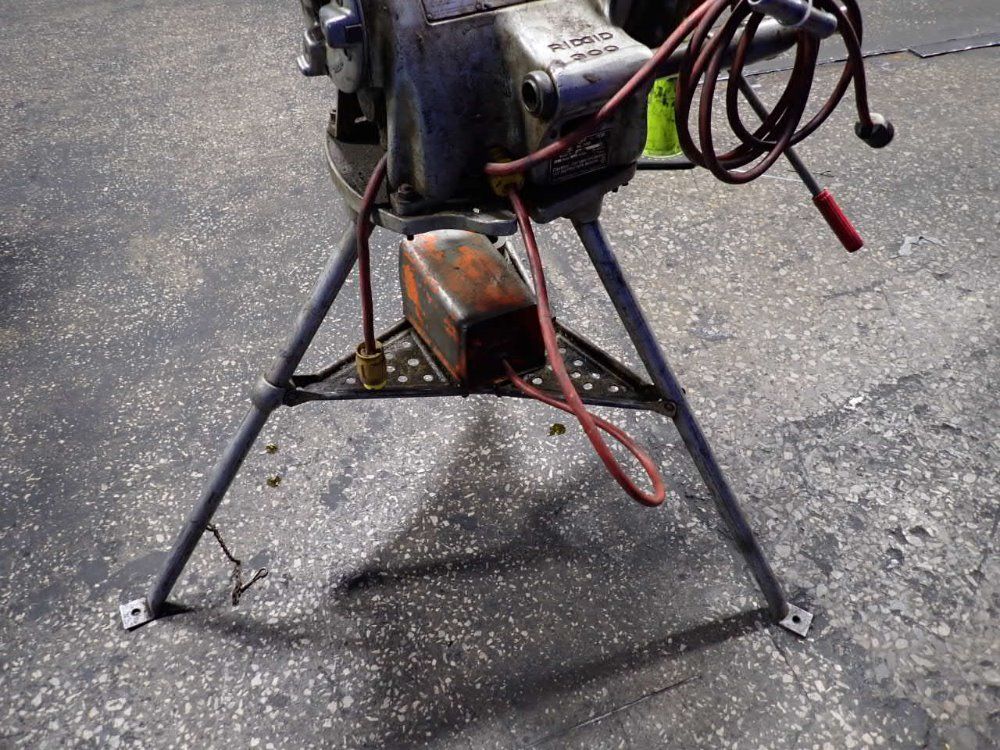 Ridgid 2 1/2" Threading Machine - 300