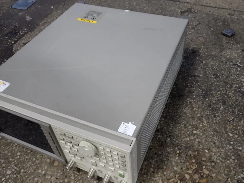 Hewlett Packard Network Analyzer - 8753c