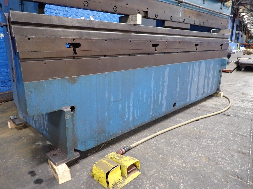 Chicago 200 Ton X 150 1/2" Press Brake - 200-f-10