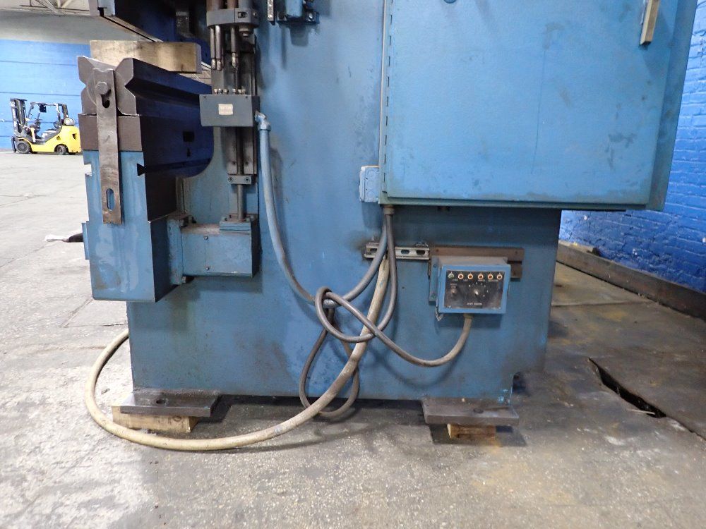 Chicago 200 Ton X 150 1/2" Press Brake - 200-f-10