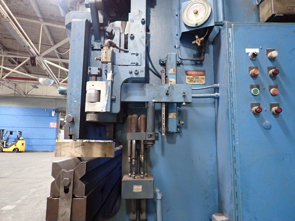Chicago 200 Ton X 150 1/2" Press Brake - 200-f-10