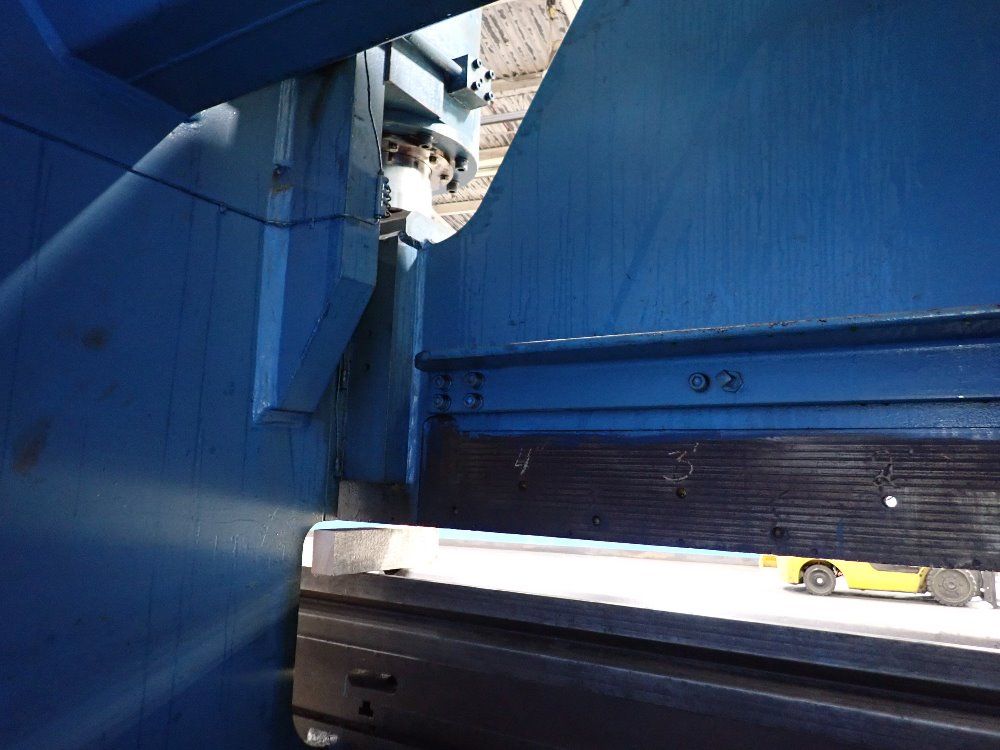 Chicago 200 Ton X 150 1/2" Press Brake - 200-f-10