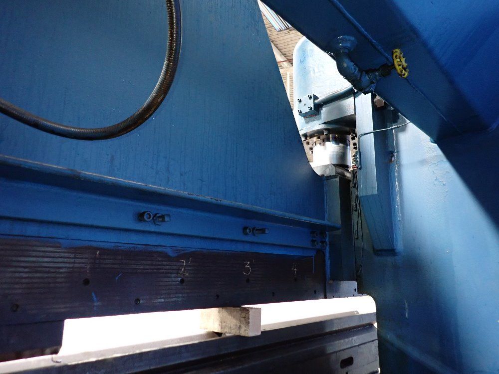 Chicago 200 Ton X 150 1/2" Press Brake - 200-f-10